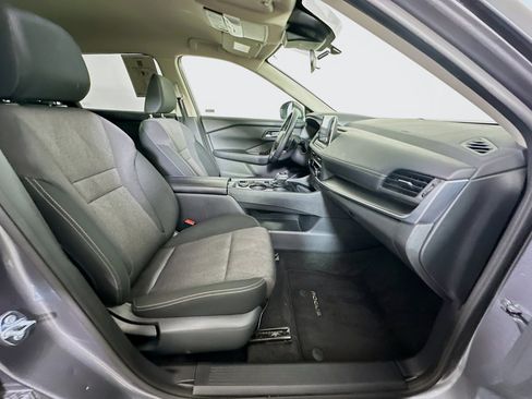 Used 2025 Nissan Rogue SV AWD/4WD image 30