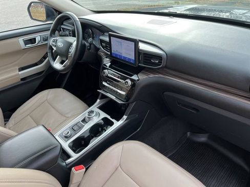 Certified 2021 Ford Explorer Limited w/ Equipment Group 301A image 40