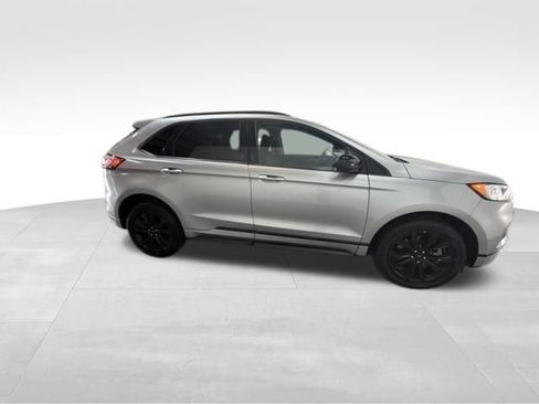 Used 2024 Ford Edge SE w/ Black Appearance Package AWD/4WD image 6