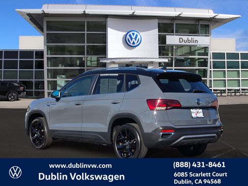 Certified 2023 Volkswagen Taos SE w/ Panoramic Sunroof Package image 6