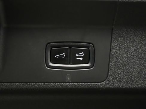 Certified 2025 Porsche Panamera 4 image 12