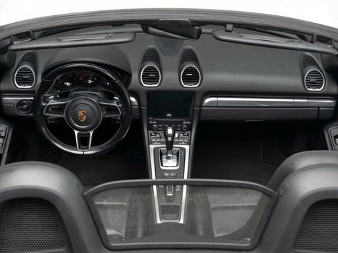 Used 2022 Porsche 718 Boxster RWD image 2