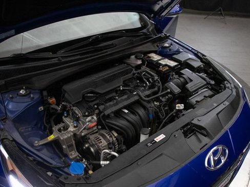 Used 2023 Hyundai Elantra Limited w/ Cargo Package FWD image 27