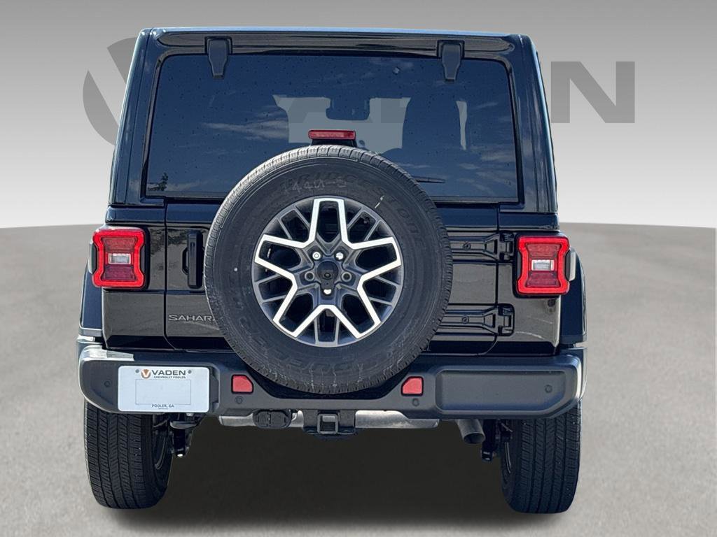 Used 2025 Jeep Wrangler Unlimited Sahara AWD/4WD image 8