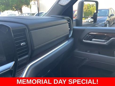 Used 2025 GMC Sierra 3500 SLE w/ Preferred Package AWD/4WD image 26