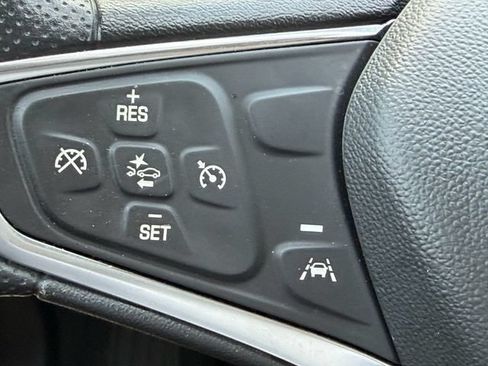 Used 2024 Chevrolet Malibu LT FWD image 28