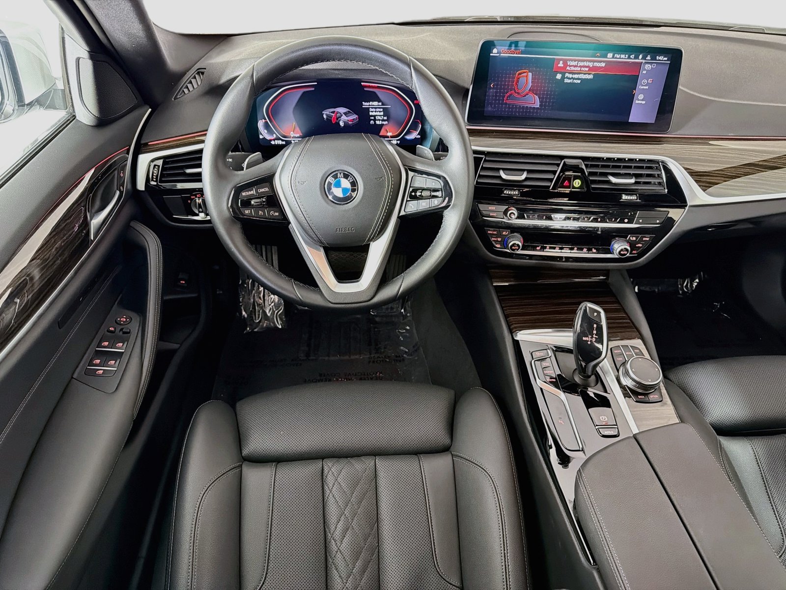 Used 2023 BMW 530i w/ Convenience Package RWD image 23