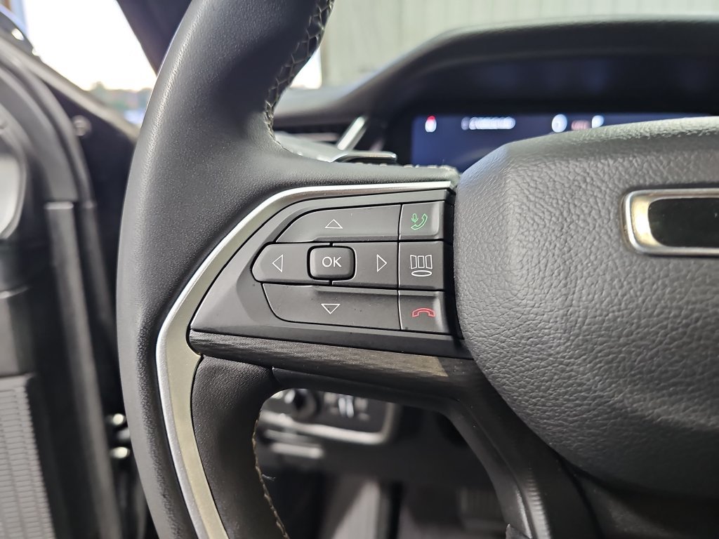 Used 2024 Jeep Grand Cherokee Altitude AWD/4WD image 16