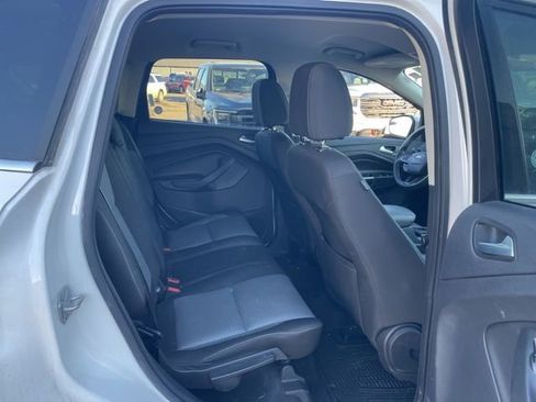 Used 2017 Ford Escape SE image 18