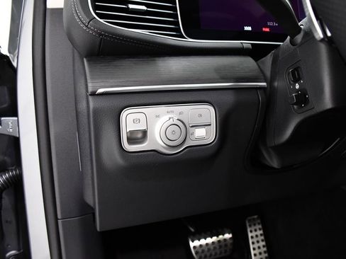 New 2026 Mercedes-Benz GLS 450 4MATIC image 9