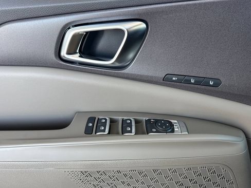 New 2026 Kia Carnival EX FWD image 11