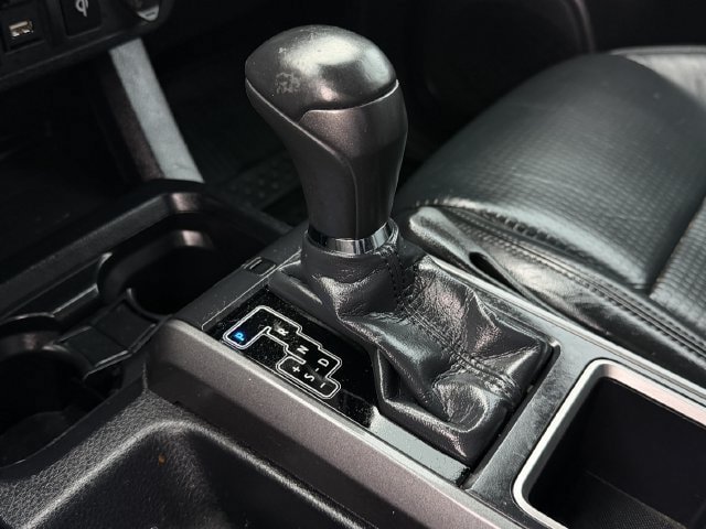 Used 2021 Toyota Tacoma TRD Sport w/ TRD Premium Sport Package AWD/4WD image 17