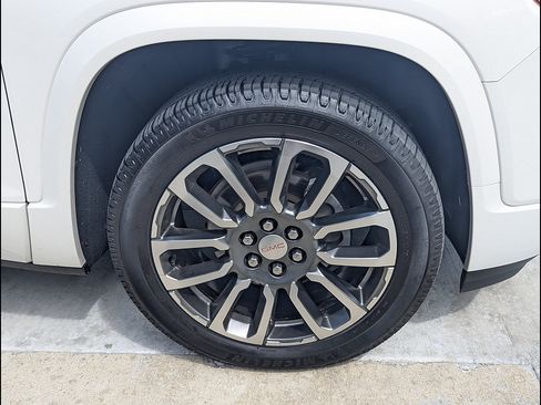 Used 2020 GMC Acadia Denali w/ Technology Package AWD/4WD image 15