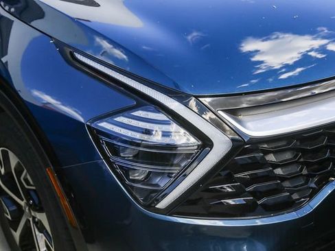 Used 2025 Kia Sportage EX w/ EX Premium Package image 3