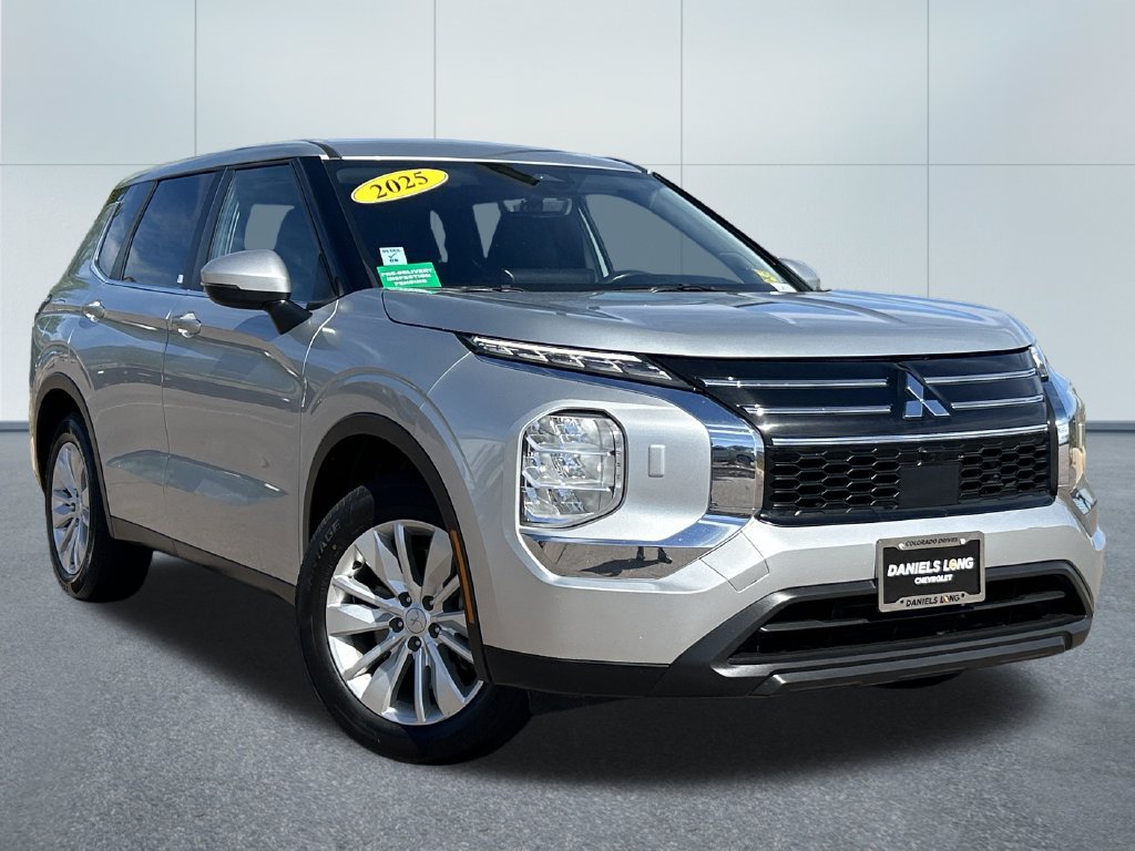 Used 2025 Mitsubishi Outlander ES AWD/4WD image 32