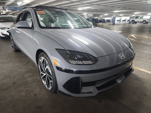 Used 2025 Hyundai Ioniq 6 Limited RWD image 2