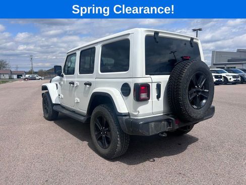 Used 2021 Jeep Wrangler Unlimited Sahara AWD/4WD image 4