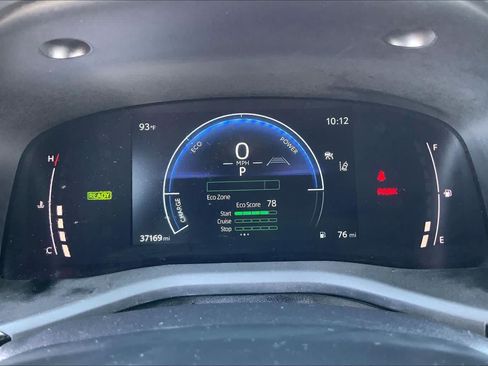 Used 2025 Toyota Camry SE FWD image 25