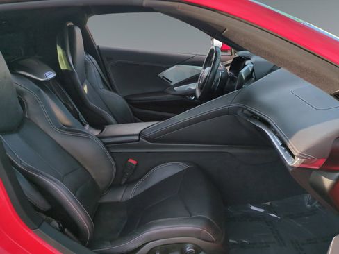 Used 2021 Chevrolet Corvette 2LT w/ Z51 Performance Package image 15