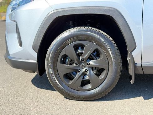Used 2024 Toyota RAV4 LE AWD/4WD image 9