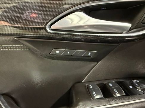 Used 2021 Buick Envision Essence FWD image 12