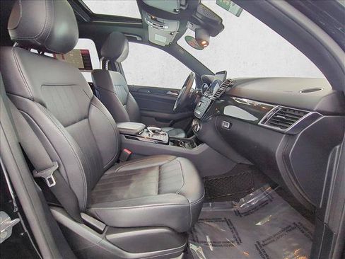 Used 2019 Mercedes-Benz GLE 400 4MATIC image 25
