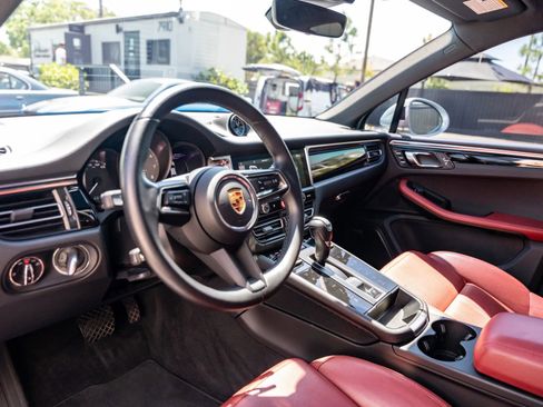 Used 2023 Porsche Macan S AWD/4WD image 16