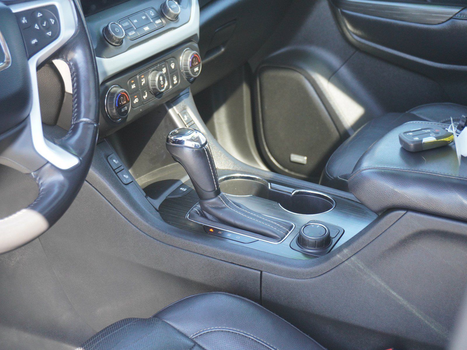 Used 2019 GMC Acadia SLT AWD/4WD image 22