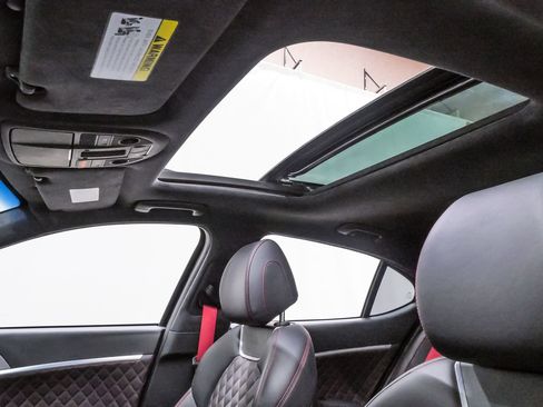 Certified 2023 Genesis G70 3.3T w/ Sport Prestige Package RWD image 10