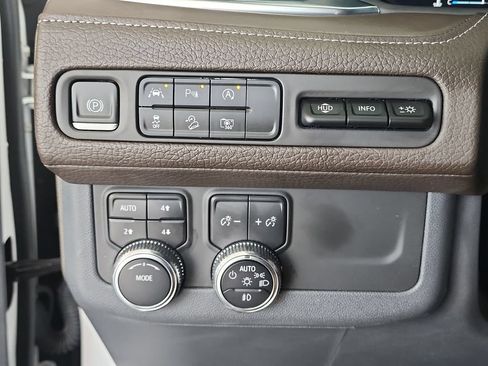 Certified 2023 GMC Yukon XL Denali AWD/4WD image 18