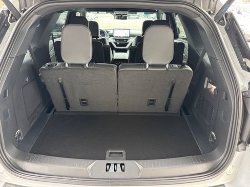 New 2026 Ford Explorer ST-Line w/ ST-Line Street Pack image 3