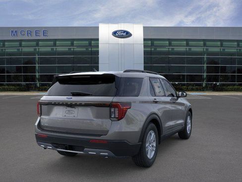 New 2026 Ford Explorer Active RWD image 8