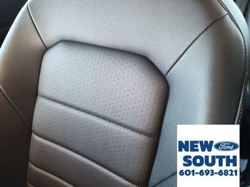 Used 2024 Volkswagen Jetta SE image 12