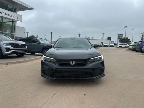 Used 2022 Honda Civic EX image 2