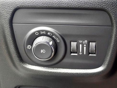 New 2025 Jeep Grand Cherokee L Limited image 16