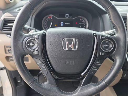Used 2016 Honda Pilot Touring image 14