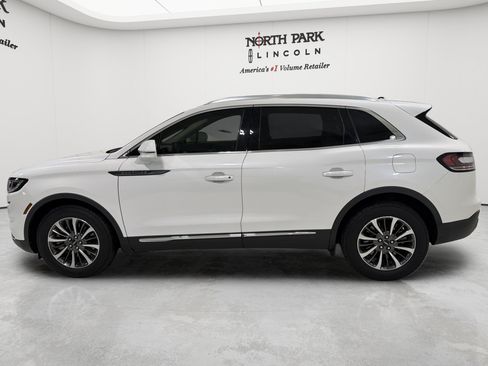 Used 2023 Lincoln Nautilus AWD w/ Premium Package image 2