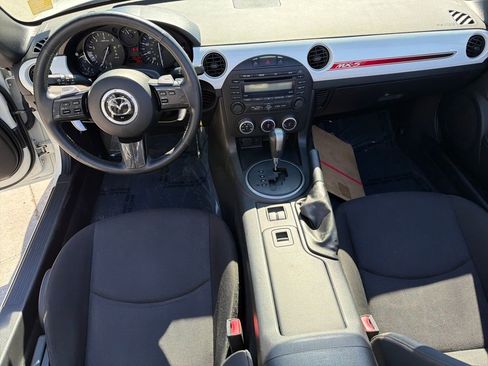 Used 2015 MAZDA MX-5 Miata Club image 17