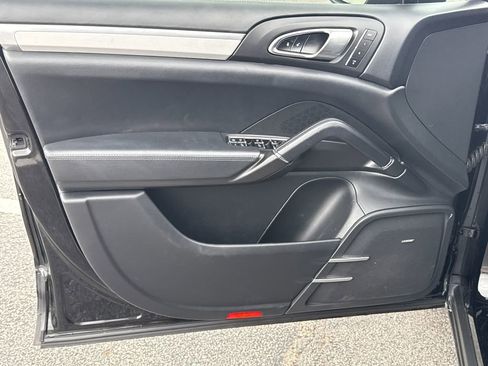 Used 2013 Porsche Cayenne Turbo AWD/4WD image 10