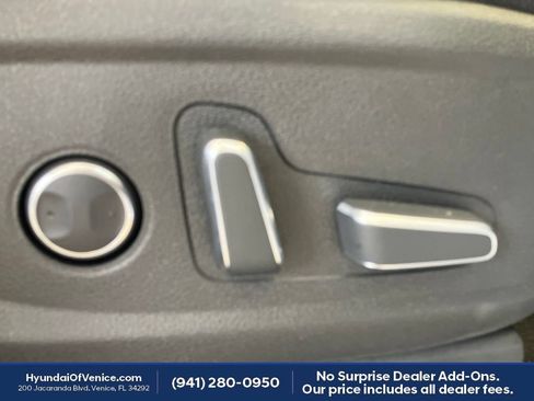 Used 2025 Hyundai Palisade SEL FWD image 23