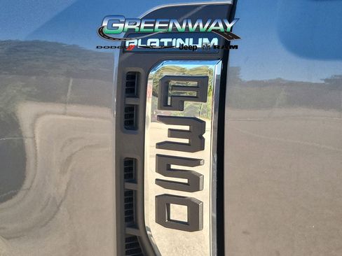Used 2024 Ford F350 Platinum w/ FX4 Off-Road Package image 34