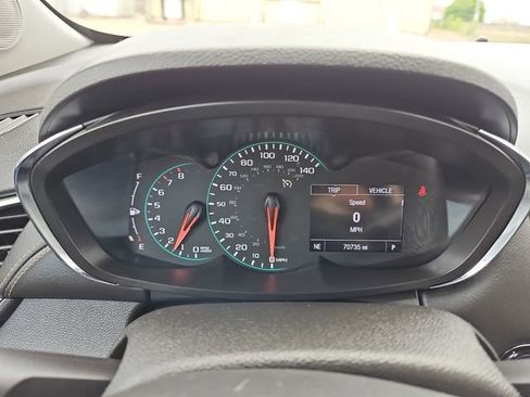 Used 2019 Chevrolet Trax LT w/ LT Convenience Package image 17