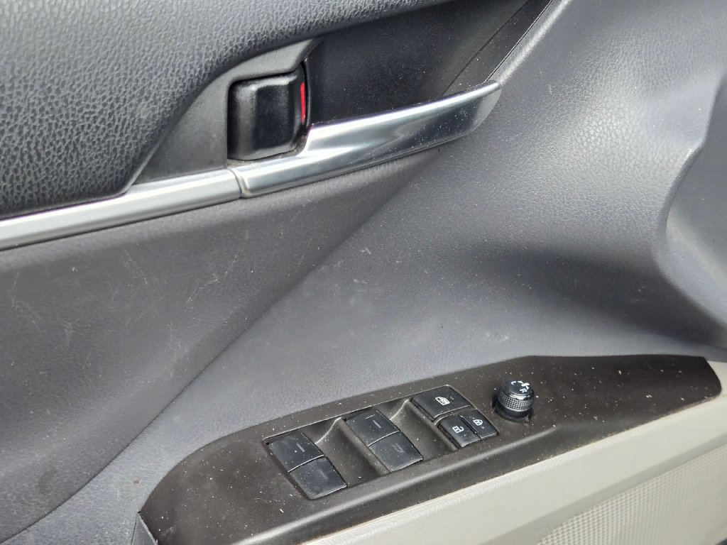 Used 2023 Toyota Camry SE w/ Convenience Package FWD image 19