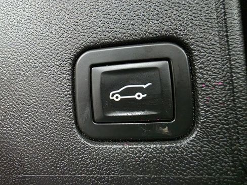 Used 2019 GMC Terrain Denali w/ GMC Pro Grade Package AWD/4WD image 22