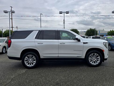Used 2022 GMC Yukon SLT w/ SLT Luxury Package AWD/4WD image 7
