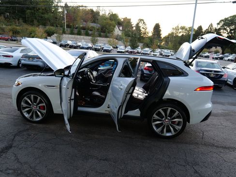 Used 2019 Jaguar F-PACE S image 60