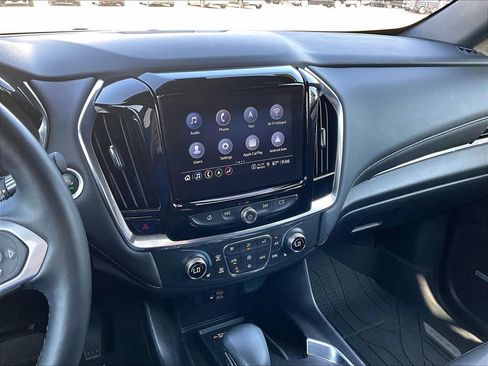 Used 2023 Chevrolet Traverse LT w/ LT Premium Package AWD/4WD image 19