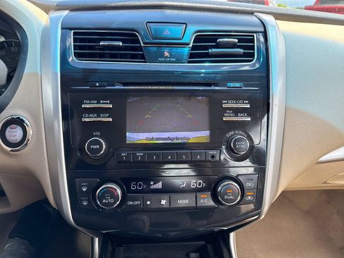 Used 2013 Nissan Altima 2.5 SV FWD image 11