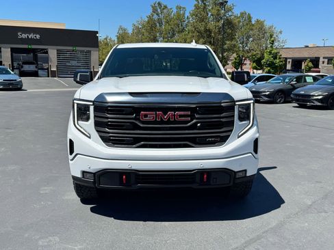 Used 2024 GMC Sierra 1500 AT4 w/ AT4 Preferred Package AWD/4WD image 6