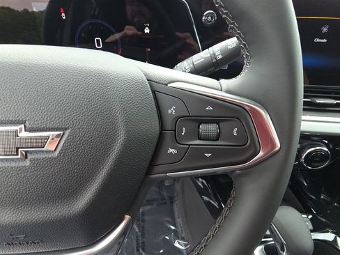 New 2026 Chevrolet Trax LT w/ Sunroof Package FWD image 19
